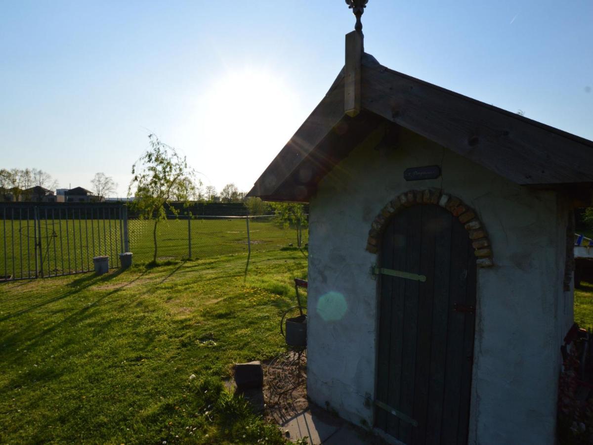 Holiday Home In Bergen Op Zoom With Garden Exterior photo